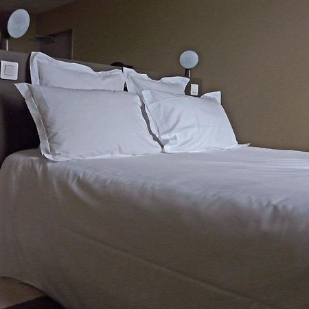 Hotel Courtille De Solutre Екстер'єр фото