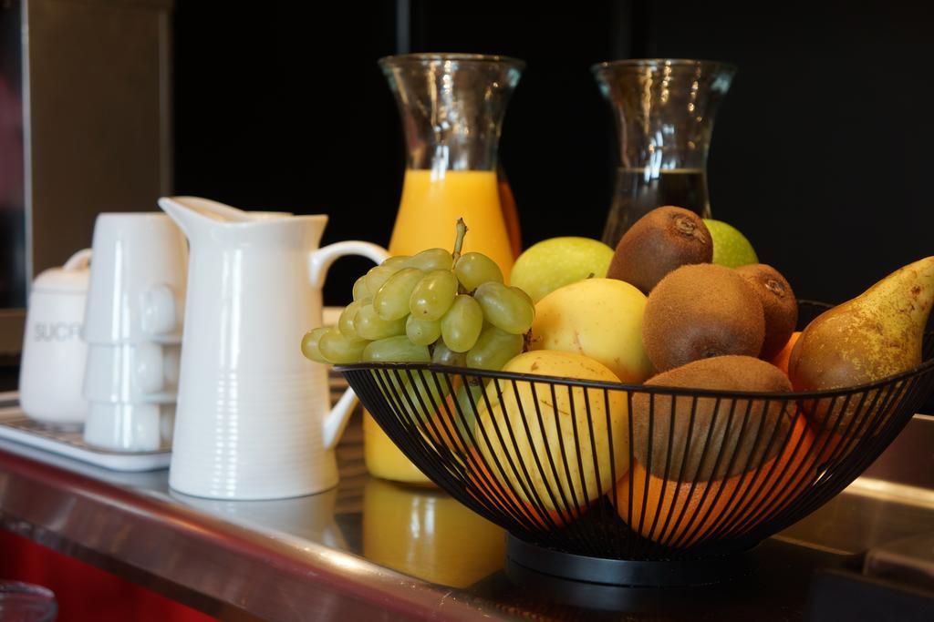 Hotel Courtille De Solutre Екстер'єр фото
