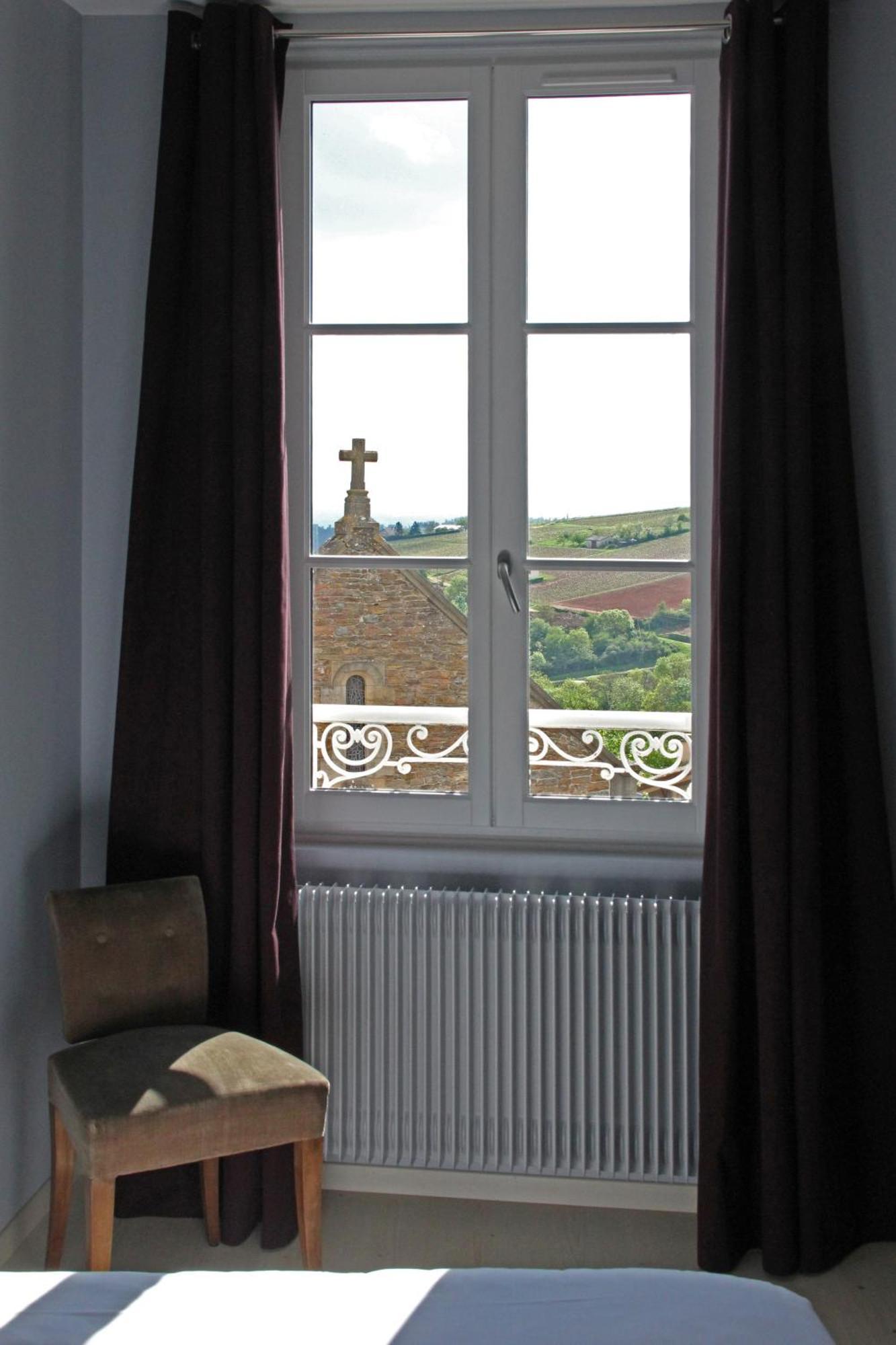 Hotel Courtille De Solutre Екстер'єр фото