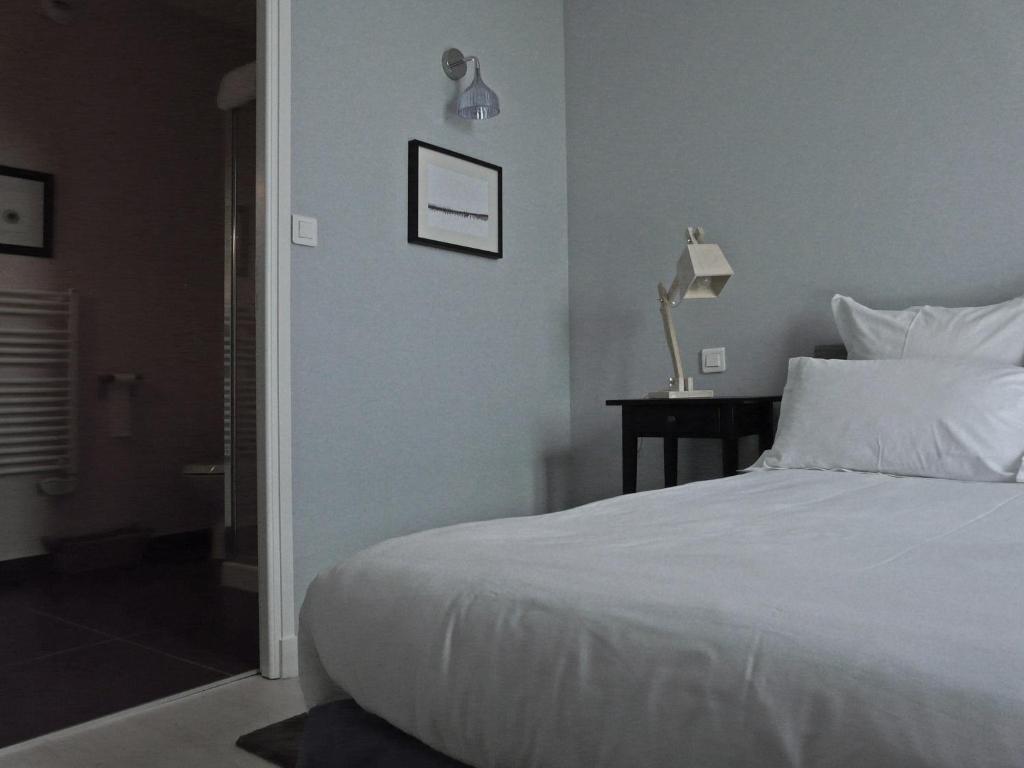Hotel Courtille De Solutre Номер фото