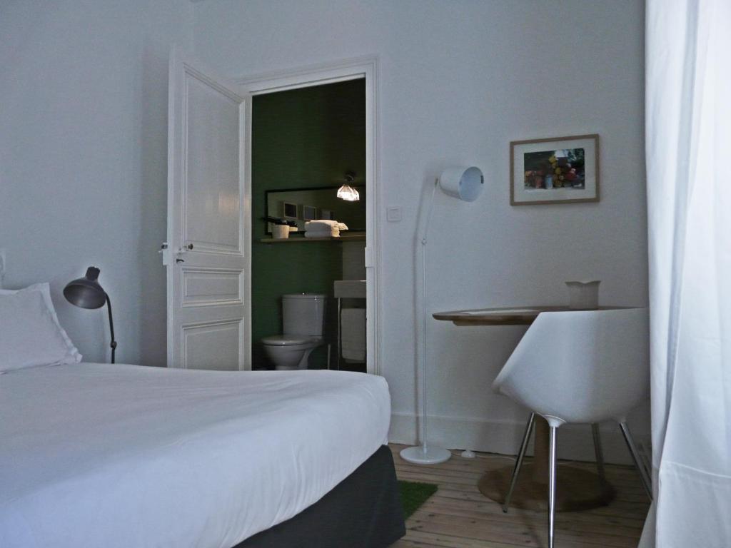 Hotel Courtille De Solutre Номер фото